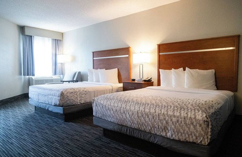 Pigeon Forge Hotel | Twin Mountain Inn & Suites
