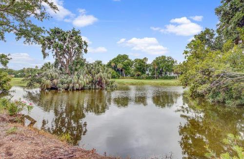 Charleston County House | Twin Oaks 26 by Wild Dunes, with Golf View