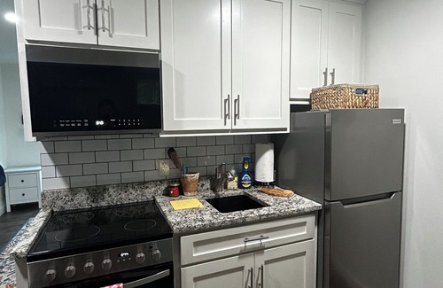 Bismarck Apartment | Twin Oaks Retreat in Bismarck, AR - 1 Indoor and 4 Outdoor Pickleball Courts