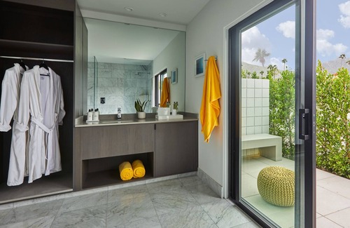 Twin Palms Hotel | Twin Palms Resort - A Gay Men's Resort