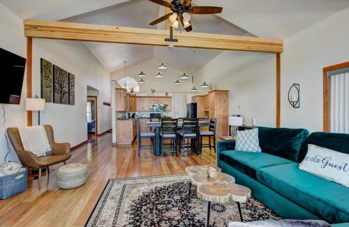 Boise House | Twin Pines Cabin in Wilderness Ranch on Hwy 21, AMAZING Views, 20 ft ceilings, fully fenced yard, pet friendly, , Go paddle boarding at Lucky Peak, or snowshoeing in Idaho City and take in the hot springs, sleeps 10!
