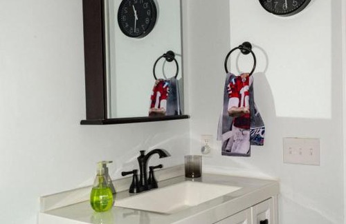 Stoneham House | Twin XL Bed - Boston - RM 1