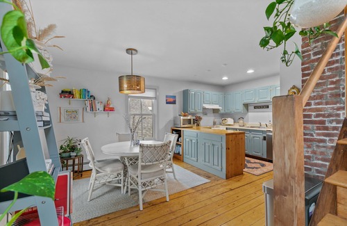 The Point Apartment | Two Bed, Two Bath, two blocks from water, downtown Newport summer rental.