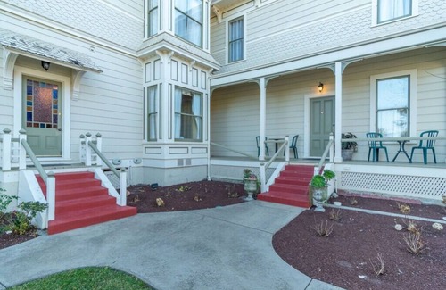 Salinas House | Two Bedroom Suite in Mansion near Monterey Carmel