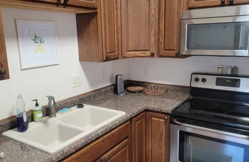 Custer House | Two Blocks from Downtown Custer-EAT, SHOP, EXPLORE