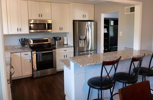 Sappington House | Two blocks front Grants Farm! Pets allowed fenced.