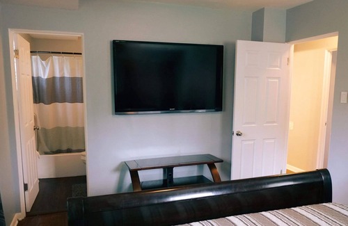 Sappington House | Two blocks front Grants Farm! Pets allowed fenced.