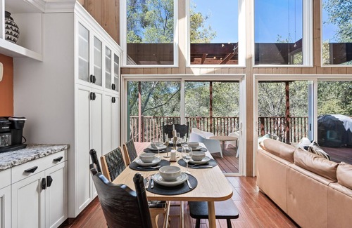 Three Rivers House | Two cabins in one property (tinyhouse+treehouse)