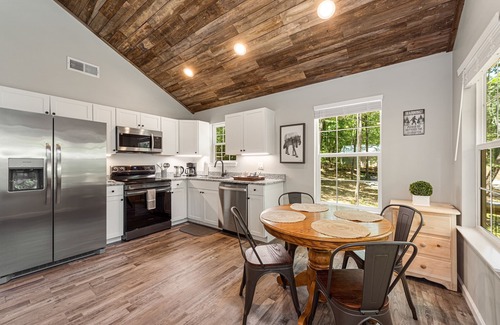 Fort Payne Cabin | Two Cabins on 92 acres beside DeSoto State Park | Fast Wi-Fi | Dog Friendly