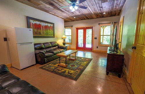 Dahlonega Cabin | Two Cabins with Hot Tubs-Playset/Sleeps 22/7 Acres