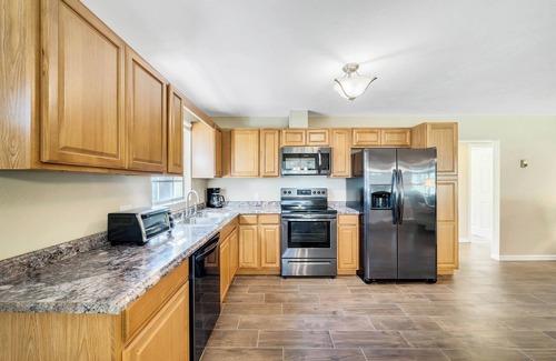 Fort McCoy Cabin | Two lakefront homes on one property near Salt Springs with great porches & yard