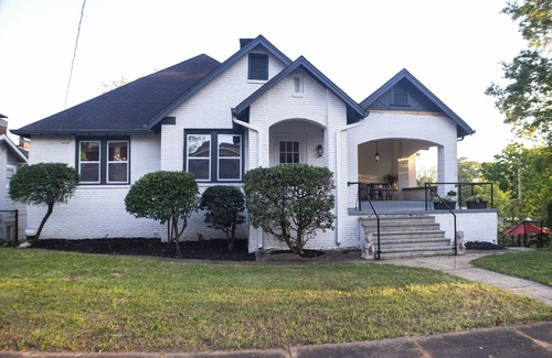 Birmingham House | Two levels of entertainment!