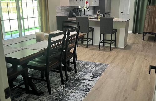 Northport House | Two Oaks Near Campus