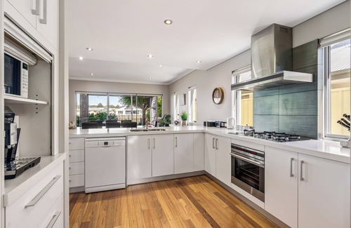 Dunsborough House | Two-Story Lakeview Retreat at Dunsborough Lakes