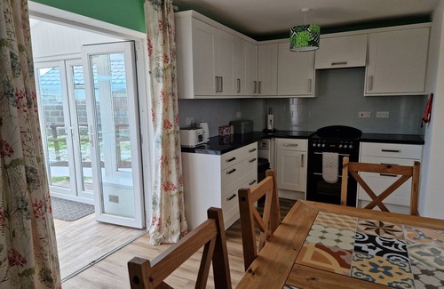 Efailwen Cottage | TY BECA, pet friendly, with a garden in Narberth
