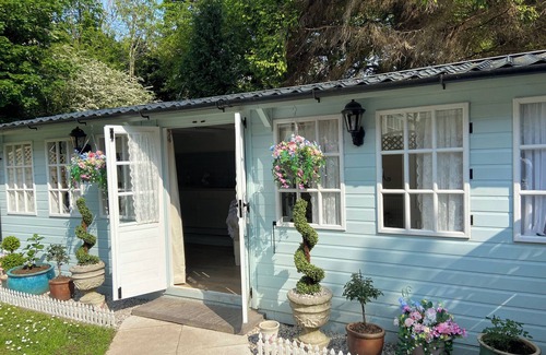 Holywell Cottage | TY HAFAN, romantic, with a garden in Mostyn