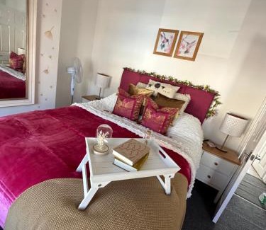 Cwmcarn House | Ty Pentref - Cwmcarn Village House