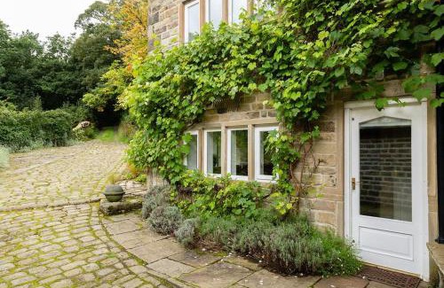 Ainley Top House | Tyas Cottage