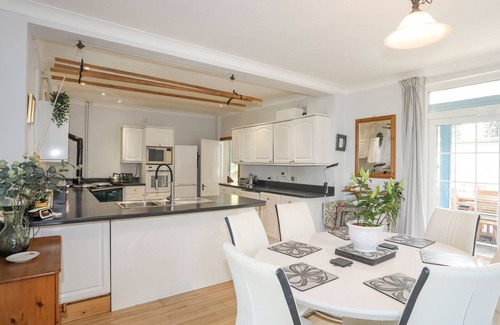 Penmaenmawr Cottage | TYDDYN AP IFAN, pet friendly, country holiday cottage in Penmaenmawr