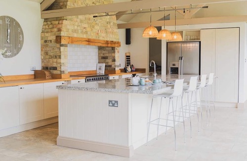 Howlett End House | Tye Barn in Brinkley