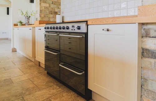 Howlett End House | Tye Barn in Brinkley