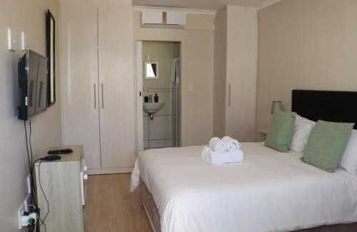 Eikenbosch House | Tygerviews on Uys