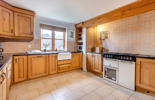 Devils Bridge House | Tynrhyd Farmhouse - Five Bedroom House, Sleeps 11