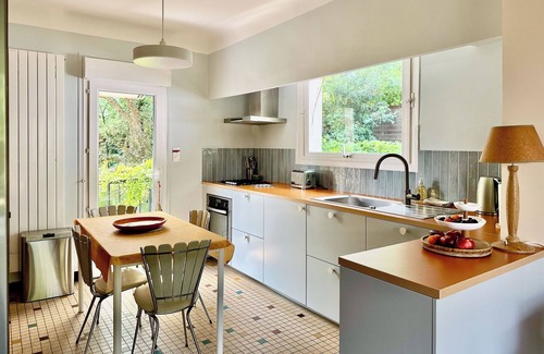 Les Estagnots Villa | Typical and charming-quiet Halfway between the ocean & Hossegor Lake Promo july