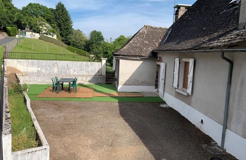 Beynat House | Typical Corrézienne house near the town center and 5' min from the lake by car