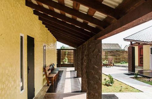 Bronnaya Gora Hotel | U Listochka