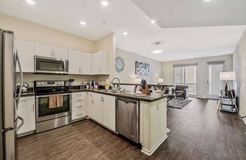 Carmel Valley Apartment | UC San diego 1 BR | sun deck | gym