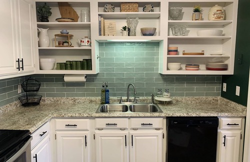 Watkinsville House | UGA Tix available with booking! Cozy home near Athens, shops, stadium, etc.