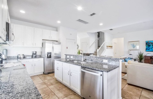 Sunridge Woods Villa | Ultimate 6 Bedroom 5 Bathroom Solterra Resort Home With Pool and Spa 12 Minutes From Disney