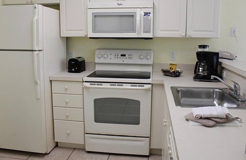 Bostroms Resort | Ultimate Adventure in Florida! Four Amazing Units, Pool, Shop at Volusia Mall