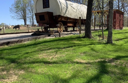 Lindseyville House | Ultimate Covered Wagon Pioneers Paradise