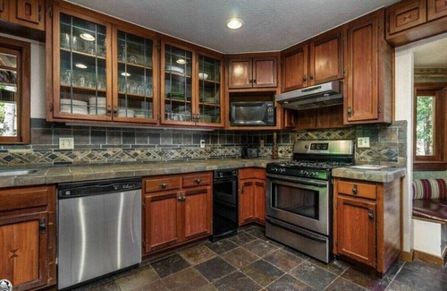 Mi-Wuk Village Cabin | Ultimate family retreat in the Woods!