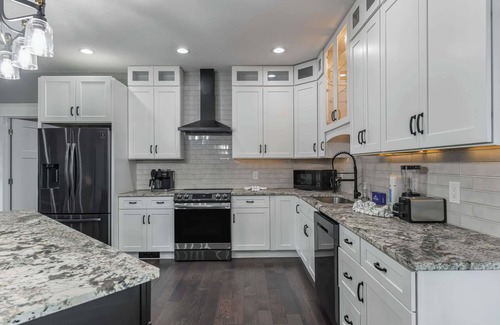 Boyds Creek House | Ultimate Heated Backyard Pool | Huge Game Room!