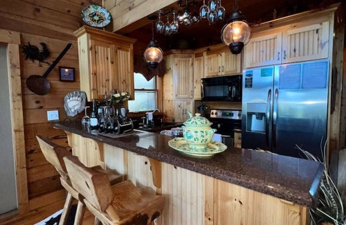 Helen Cabin | Ultimate Log Cabin Experience with EPIC Breathtaking Views