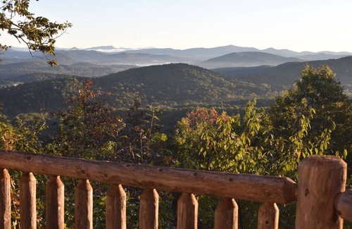 Helen Cabin | Ultimate Log Cabin Experience with EPIC Breathtaking Views