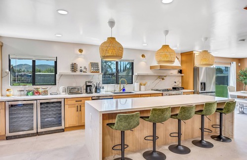 Riverside House | Ultimate Relaxation Destination for Your Vacation!