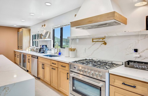 Riverside House | Ultimate Relaxation Destination for Your Vacation!