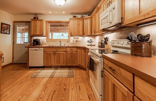 Paradise House | Ultimate Summer Cabin|Kids’ Room Included