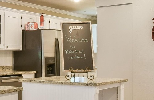 Gainesville House | Ultimate Vacation Resort Horse Ranch Farm