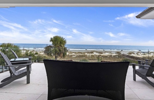 Palmetto Dunes House | Ultra-Luxury Oceanfront Palmetto Dunes Escape with Private Pool & Hot Tub