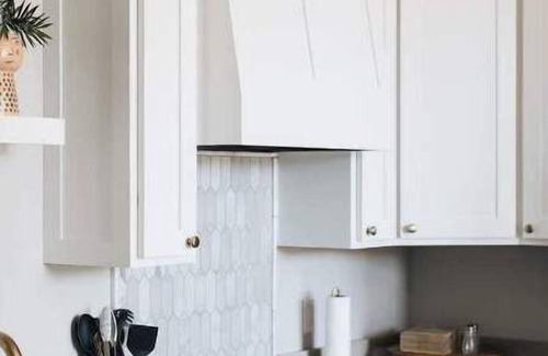 Galena Apartment | Ulysses Suites, Suite 201, 2 bedroom/2 bath, full kitchen and living room