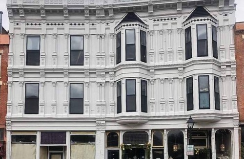 Galena Apartment | Ulysses Suites, Suite 303