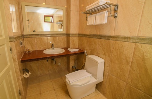 Thinadhoo Hotel | UMET Stay, Fishing and Diving Hotel