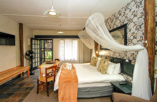 St. Lucia Bed & Breakfast | Umlilo Lodge