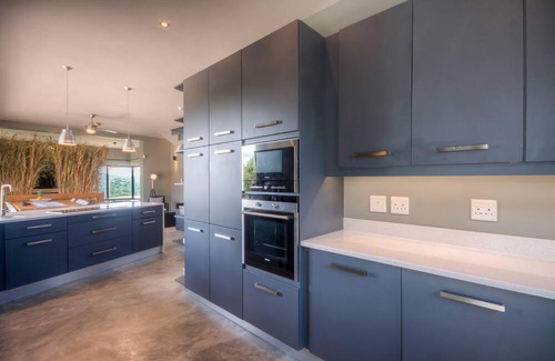 Kenton on Sea Villa | Umthi Lodge, Wildlife, Pool, Power Inverter