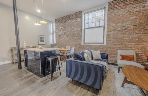 Downtown Boston Apartment | Unbeatable Location 4 bed Loft Parking Optional